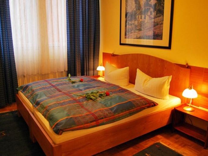 Bedroom 3, Pension ABC , Berlin