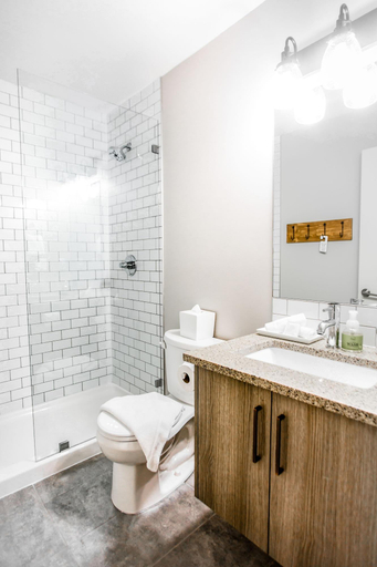 Bathroom 5, Bear Country Lodge, Division No. 15