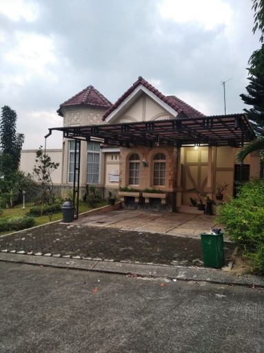 Exterior & Views 1, 3BR Villa Sentul City View Tudor, Bogor