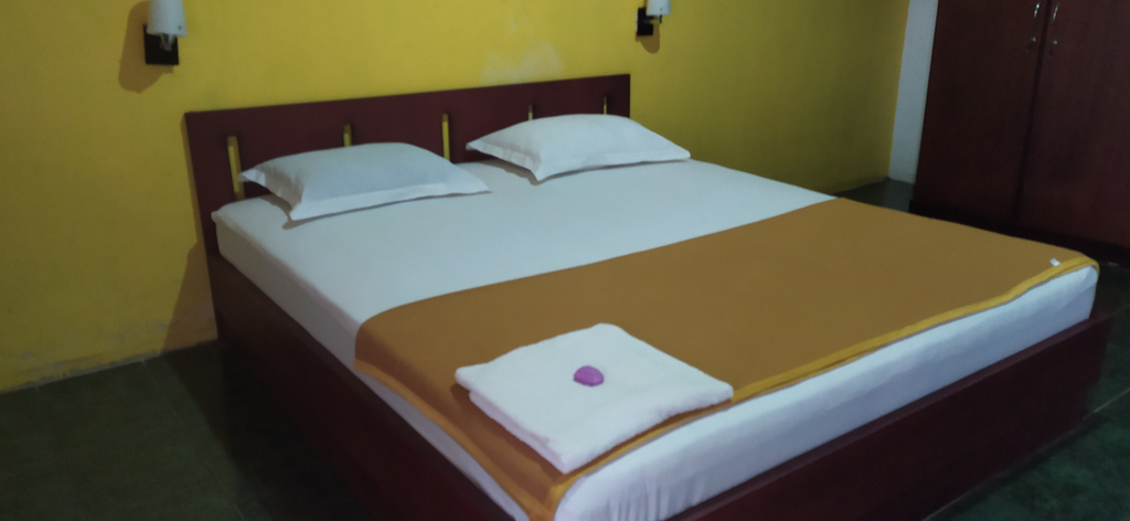 Bedroom 1, OYO 90490 Hotel Nyi Rindang, Palangkaraya
