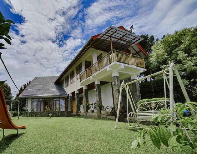 Exterior & Views 2, Green Villa by Vila Istana Bunga, Bandung