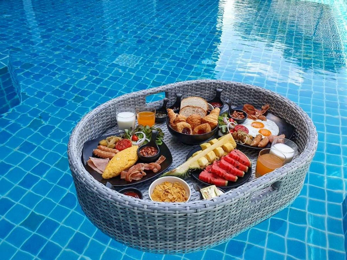 Food & Drinks 12