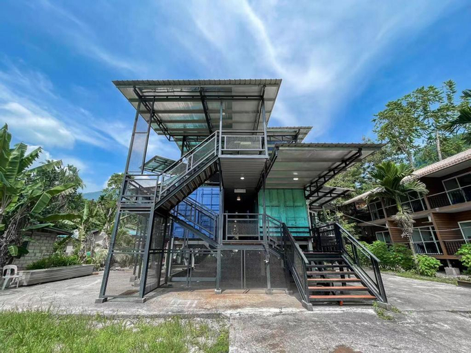 Vacation with Debloc Village in Tioman Paya, Mersing