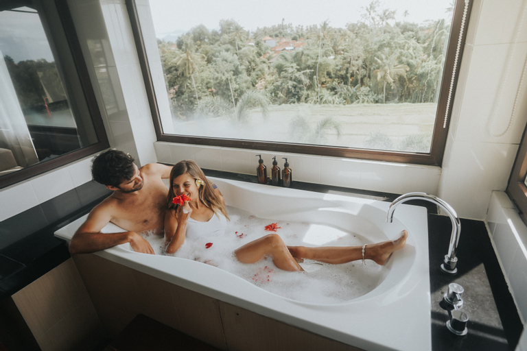 Bathroom 10