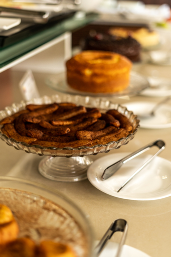 Food & Drinks 15