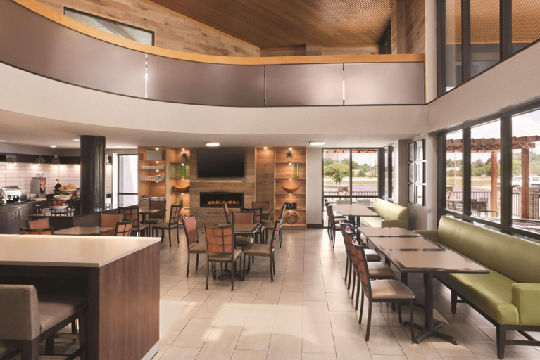 Food & Drinks 5, Country Inn & Suites Indianapolis East IN, Indianapolis