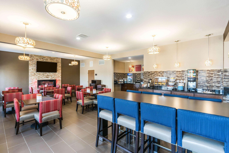 Food & Drinks 5, Comfort Inn and Suites North Aurora - Naperville, Cook