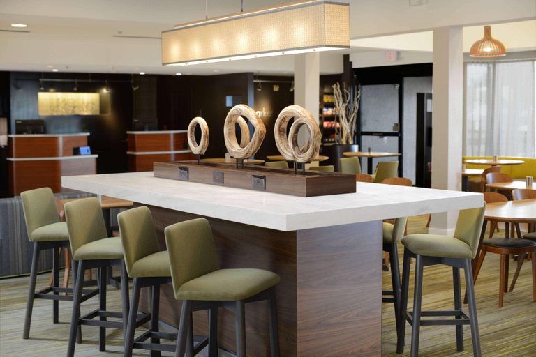 Food & Drinks 5, Sonesta Select Dallas Central Expressway, Dallas