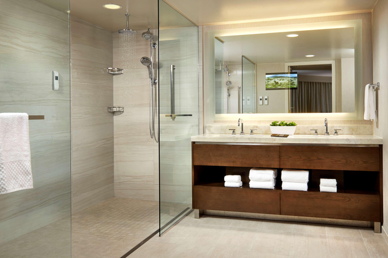 Bathroom 5, Hilton Long Beach, Los Angeles