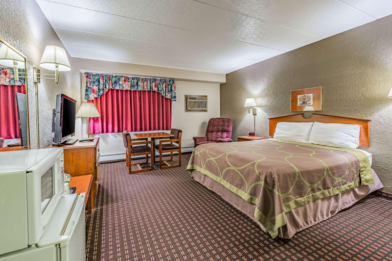 Bedroom 4, Rodeway Inn St Joseph, Stearns