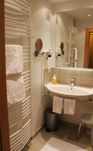 Bathroom 3, Gasthof Post, Hallein