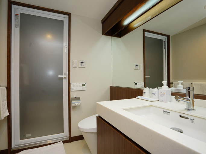 Bathroom 5, Fukuoka Toei Hotel, Fukuoka