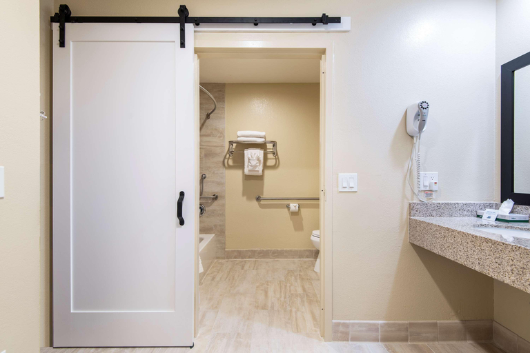 Bathroom 4, Best Western Oceanside Inn, San Diego