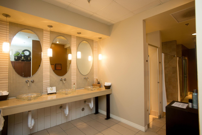 Bathroom, Pzazz Resort, Des Moines