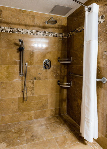 Bathroom 4, Prestige Lakeside Resort, Central Kootenay