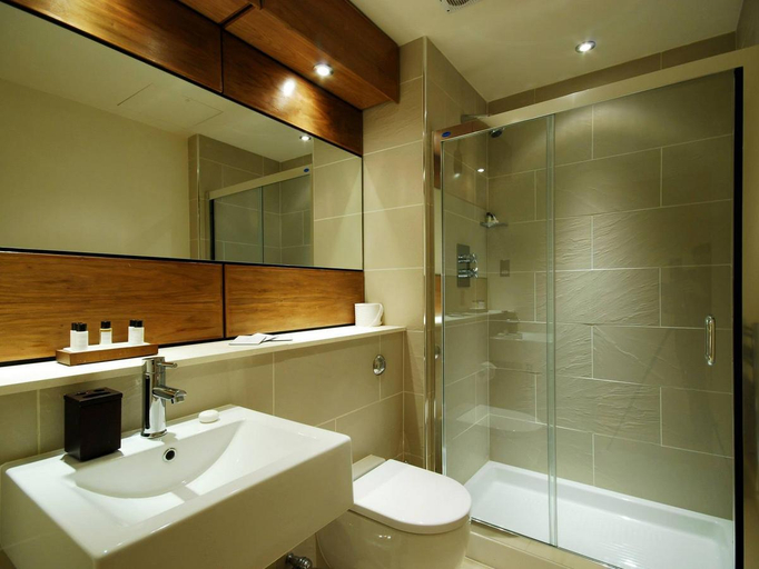 Bathroom 3, One Harrington Gardens, London