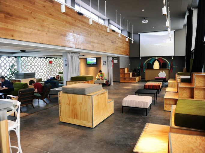 Public Area 2, St Christopher's Inn, Barcelona - Hostel, Barcelona