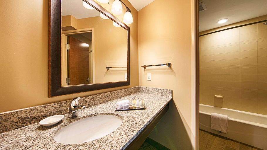 Bathroom 1, Best Western Plus Intercourse Village Inn & Suites, Lancaster