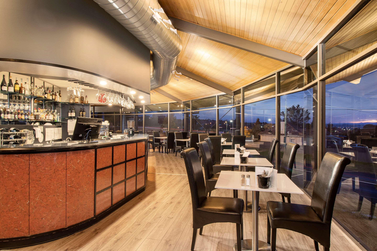 Food & Drinks 5, Littomore Hotel on Stewart, Bathurst, Bathurst Regional - Pt A