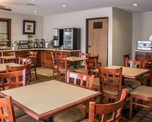 Food & Drinks, Quality Inn East Liverpool, Columbiana