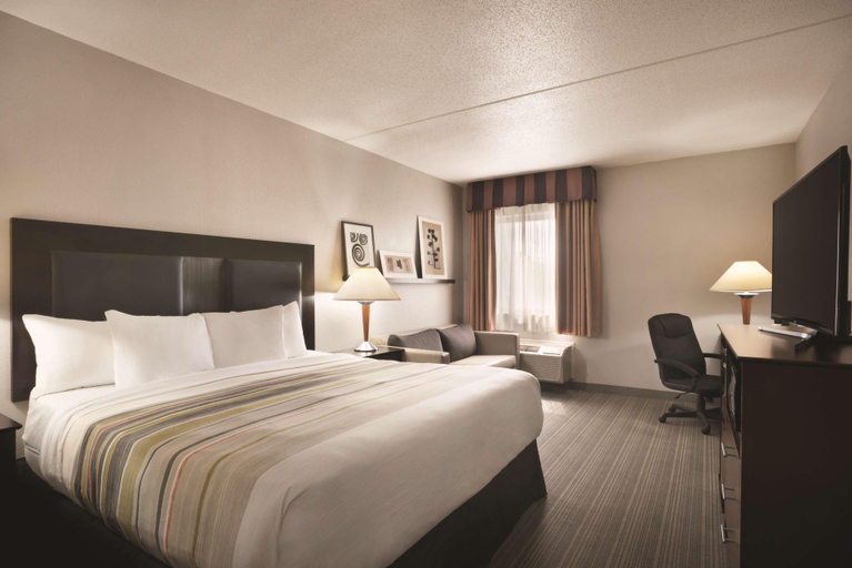 Bedroom 3, Country Inn & Suites Indianapolis East IN, Indianapolis
