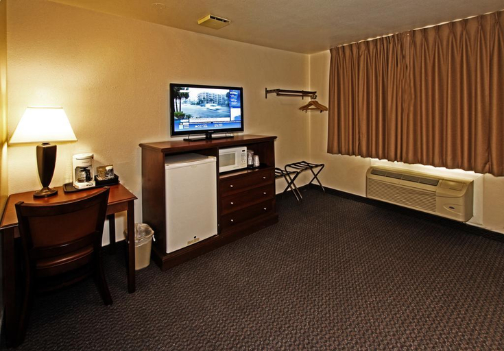 Public Area 2, Bowen Motel, Grand