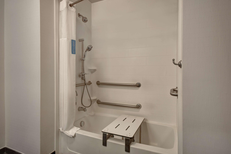 Bathroom 4, Hampton Inn Suites Columbia South Fort Meade Area, Howard