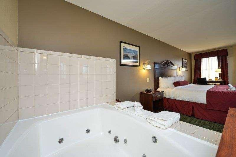 Bathroom 4, Hotel Chequamegon, BW Signature Collection, Ashland