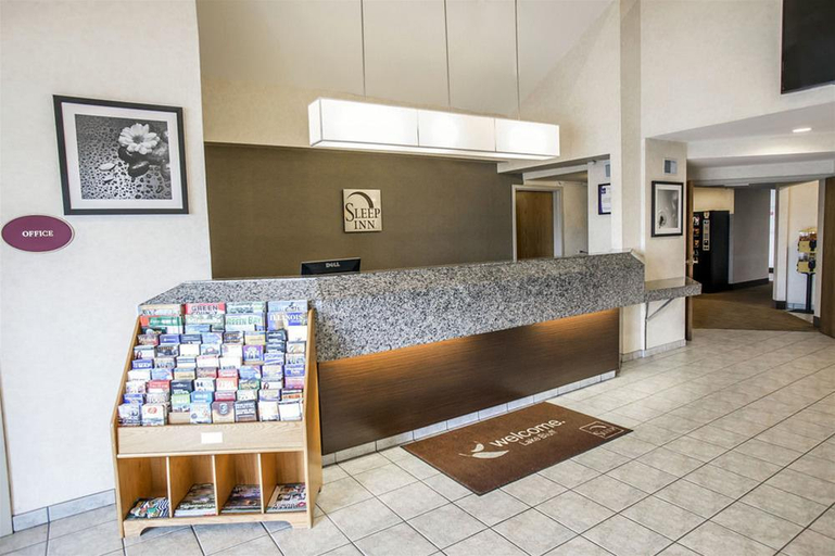Public Area 2, Sleep Inn near Great Lakes Naval Base, Lake