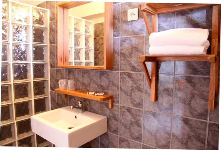 Bathroom, Residence Benista, Haute-Corse