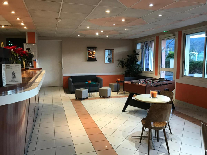 Public Area 2, Les Chenes, Alpes-de-Haute-Provence