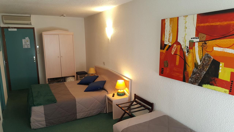 Bedroom 3, Hôtel de Genève Faverges, Haute-Savoie