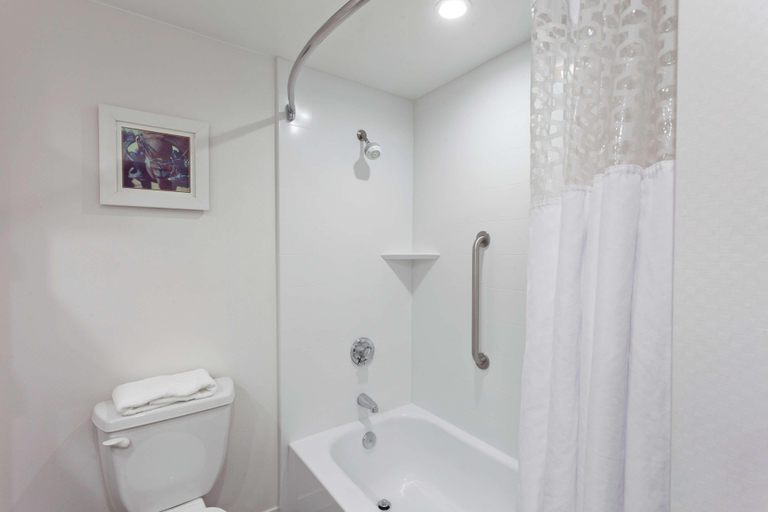 Bathroom 4, Hampton Inn Los Angeles/Arcadia/Pasadena, Los Angeles