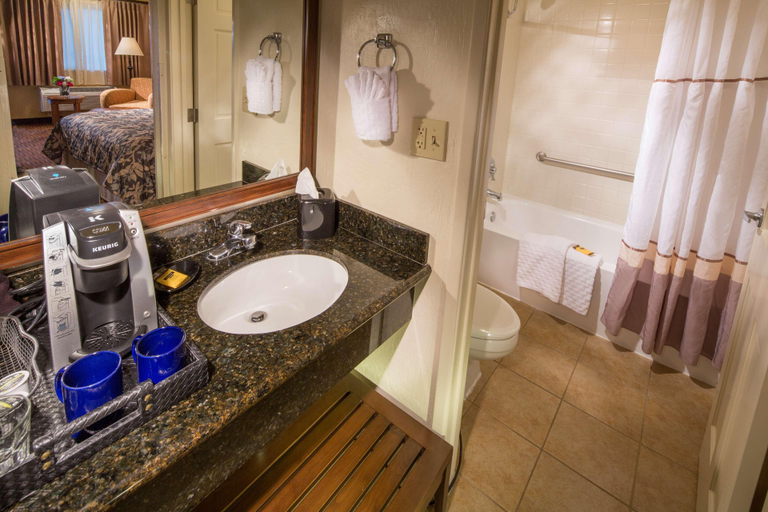 Bathroom 4, Best Western Plus Hilltop Inn, Shasta