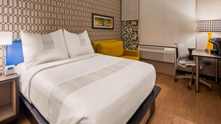 Bedroom 4, Best Western Plus Camrose Resort & Casino, Division No. 10