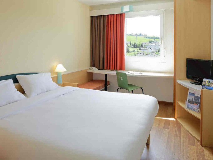 Bedroom 24