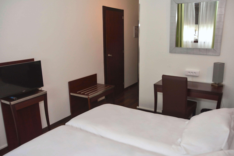 Bedroom 3, Hôtel Du Centre Annemasse, Haute-Savoie