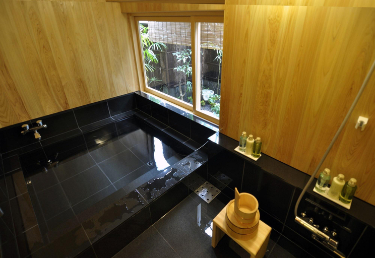 Bathroom 4, Izuyasu, Kyoto