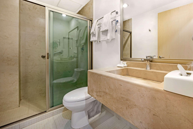 Bathroom 4, Sleep Inn Tuxtla Las Americas, Tuxtla Gutiérrez