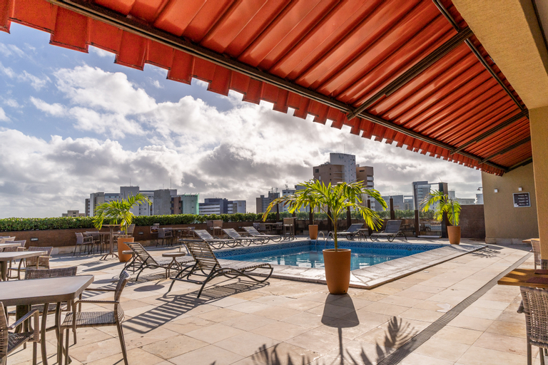 Exterior & Views 29