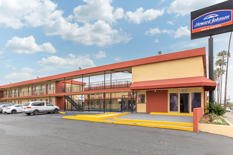 Exterior & Views, Howard Johnson  & Suites by Wyndham Chula Vista, San Diego