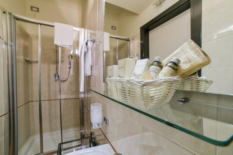Bathroom, Hotel Bella Firenze, Florence
