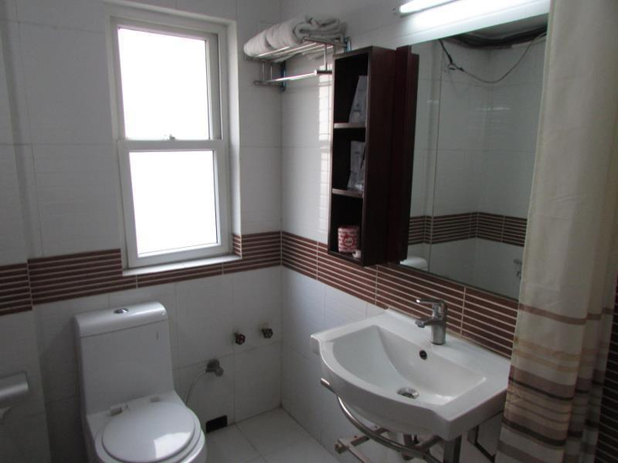 Bathroom 4, Astoria Hotel, Kolkata