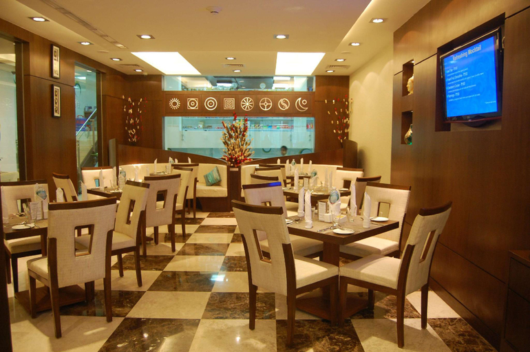 Food & Drinks 5, Fortune Park Lake City, Thane