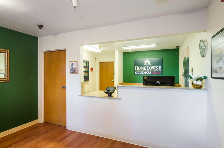 Public Area 2, HomeTowne Studios Denver - Thornton, Adams
