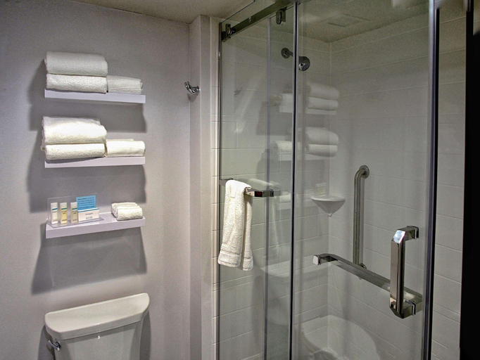 Bathroom 4, Hampton Inn & Suites Moore, Cleveland