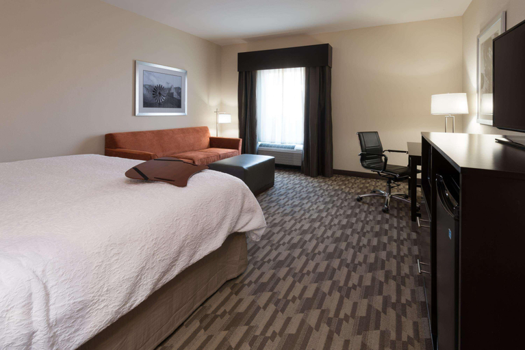 Bedroom 3, Hampton Inn & Suites Albuquerque, Bernalillo