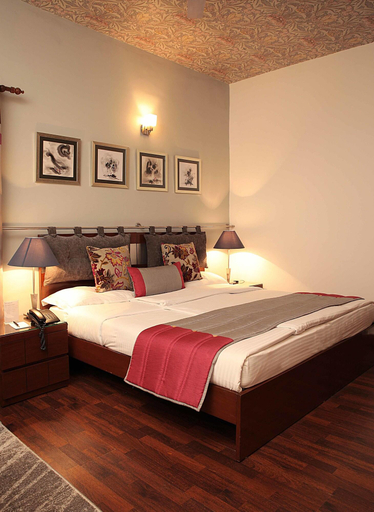 Bedroom 3, Ahuja Residency Golf Links, Delhi