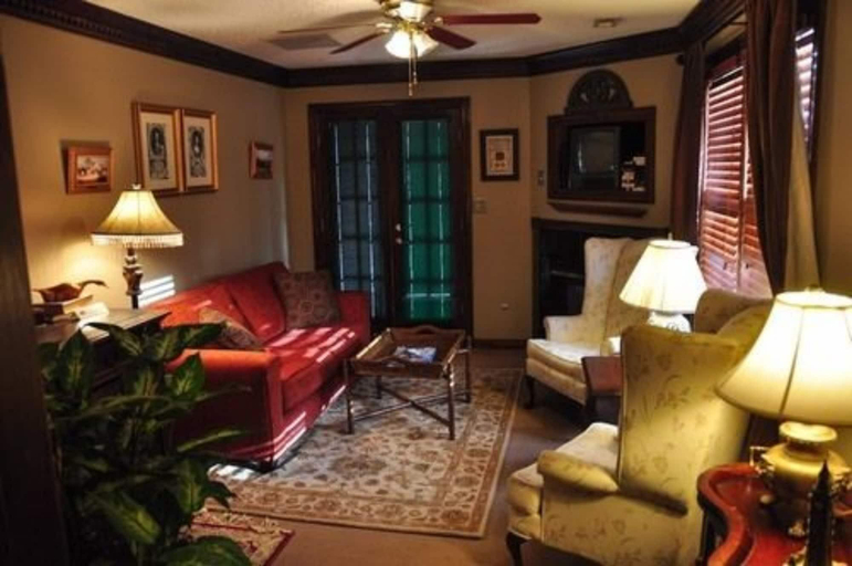 Public Area 3, Williamsburg Sampler B & B, Williamsburg