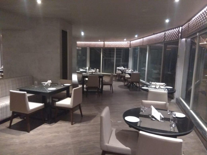 Food & Drinks 5, Hotel Sinclairs Bayview Port Blair, South Andaman